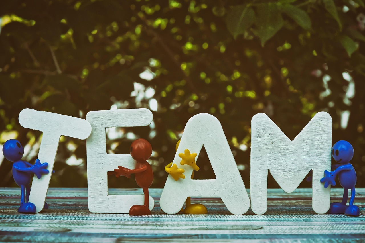 微信新老号买卖：实名系统应如何确保管理的公正性？